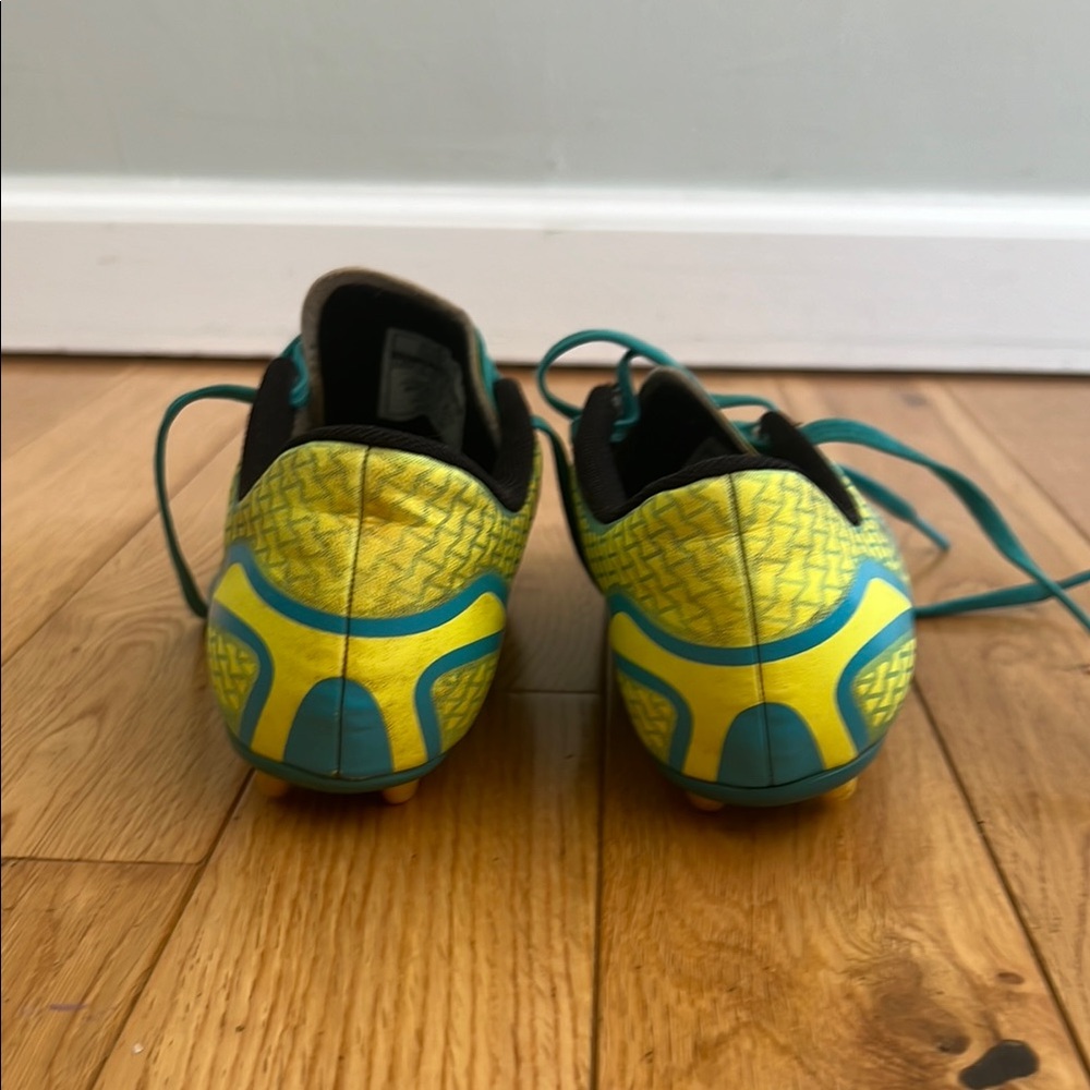Under Armour Yellow and Blue Soccer Cleats Sz 3.5 used -Make An Offer- - Picture 4 of 13